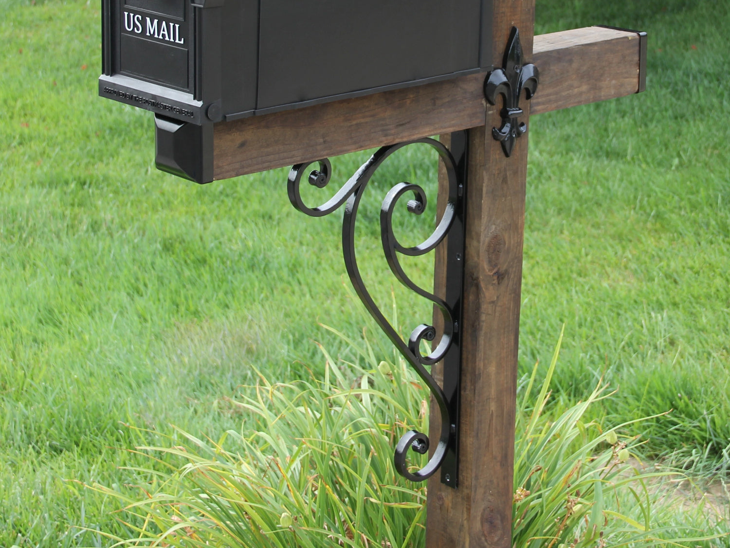Madison Iron and wood – Metal Décor – Home Improvement – Home décor – Post Caps – Outdoor Décor