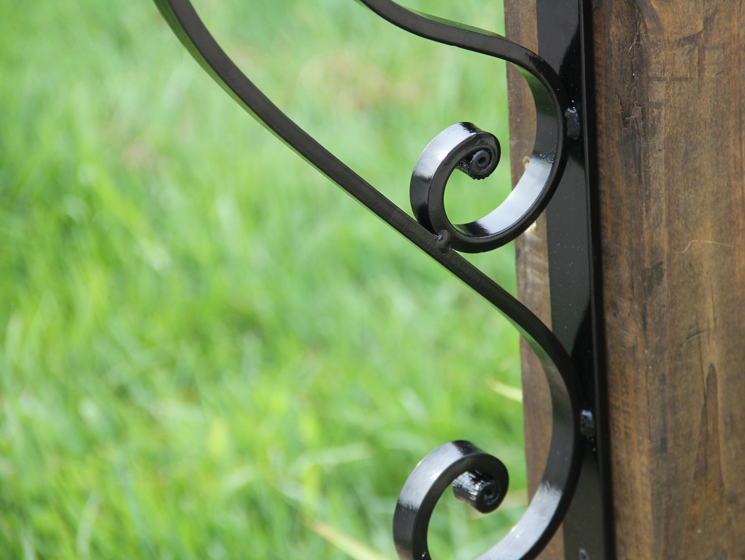 Madison Iron and wood – Metal Décor – Home Improvement – Home décor – Post Caps – Outdoor Décor