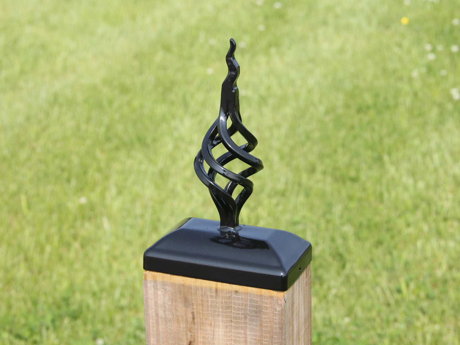 Madison Iron and wood – Metal Décor – Home Improvement – Home décor – Post Caps – Outdoor Décor