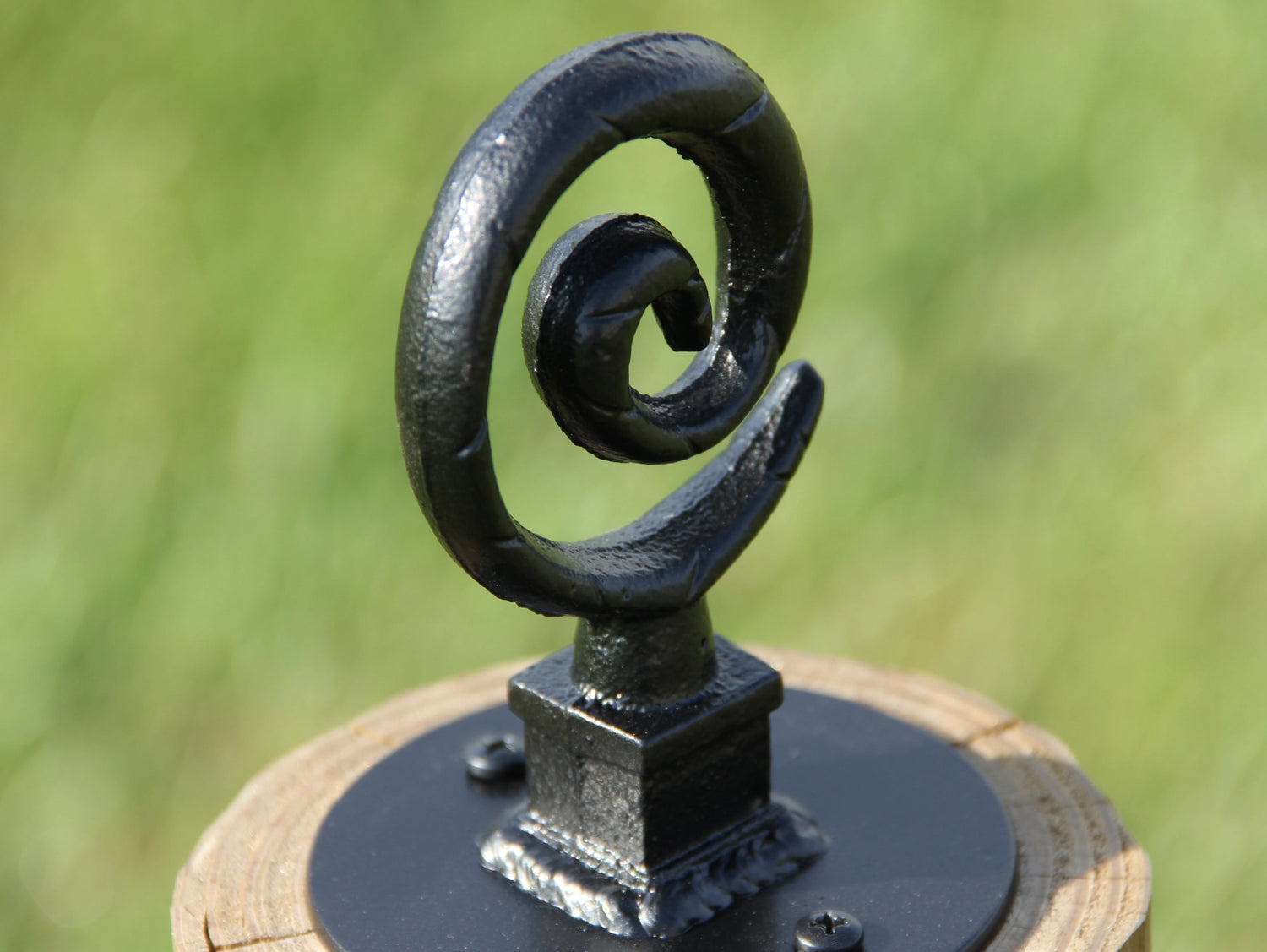Madison Iron and wood – Metal Décor – Home Improvement – Home décor – Post Caps – Outdoor Décor