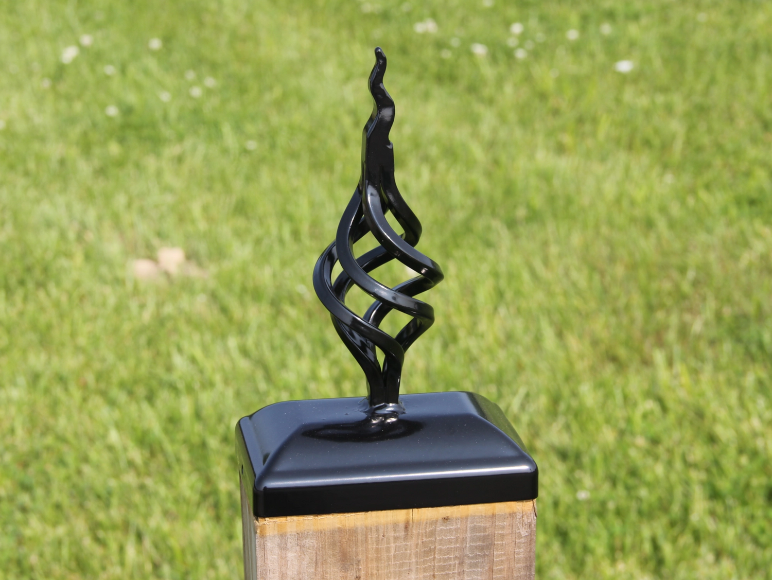 Madison Iron and wood – Metal Décor – Home Improvement – Home décor – Post Caps – Outdoor Décor