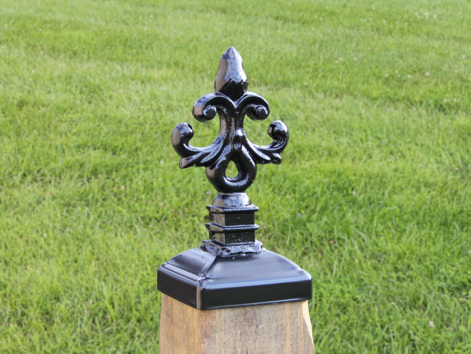 4x4 Nottingham Post Cap (3.5 x 3.5 Post Size) - Madison Iron and Wood
