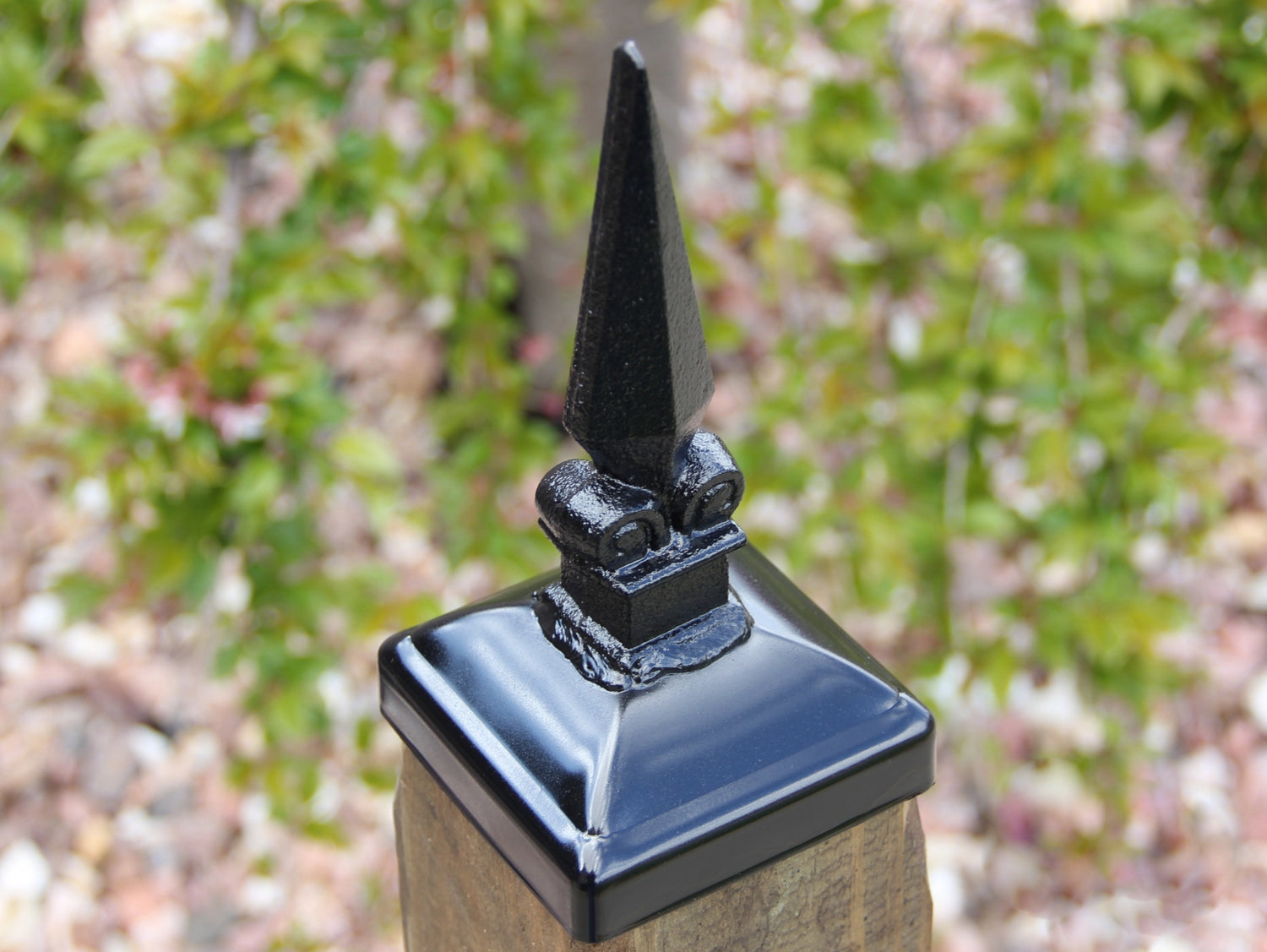 Madison Iron and wood – Metal Décor – Home Improvement – Home décor – Post Caps – Outdoor Décor