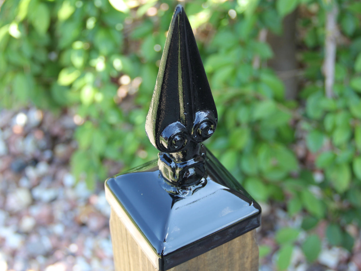Madison Iron and wood – Metal Décor – Home Improvement – Home décor – Post Caps – Outdoor Décor