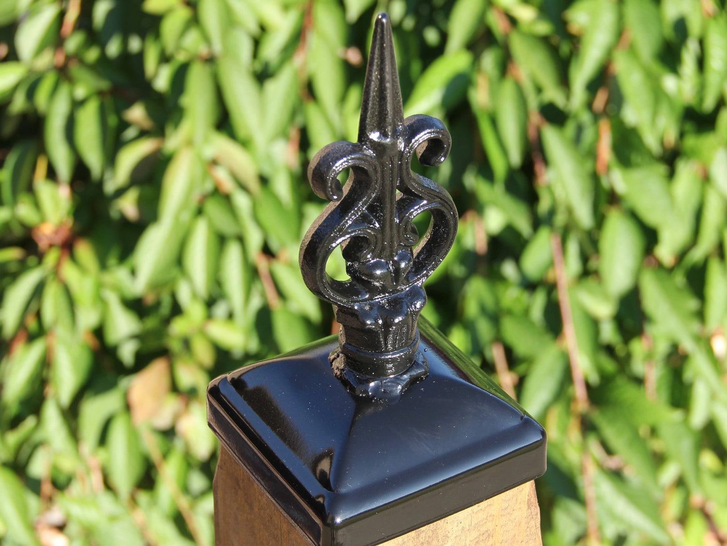 Madison Iron and wood – Metal Décor – Home Improvement – Home décor – Post Caps – Outdoor Décor