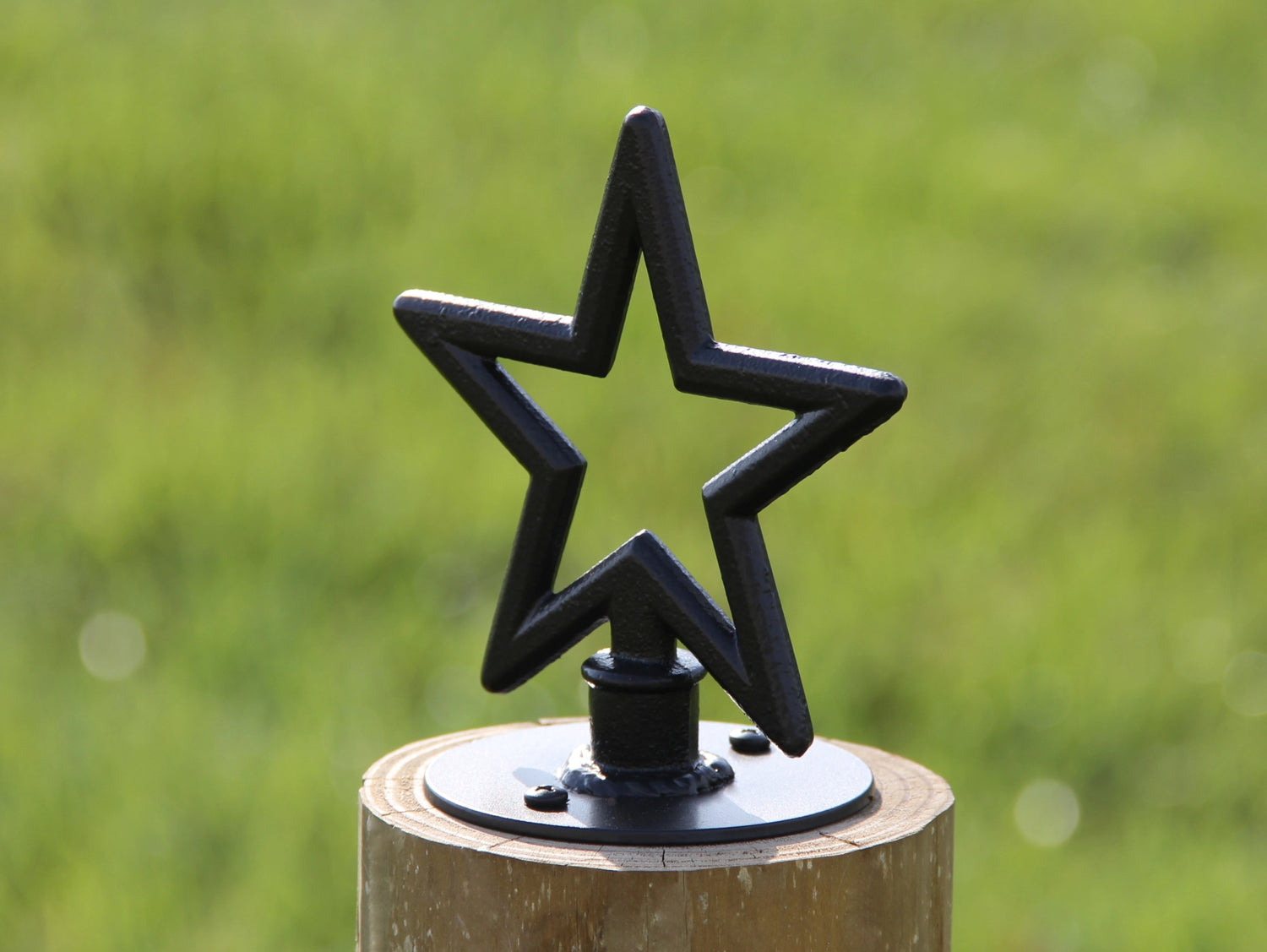 Madison Iron and wood – Metal Décor – Home Improvement – Home décor – Post Caps – Outdoor Décor