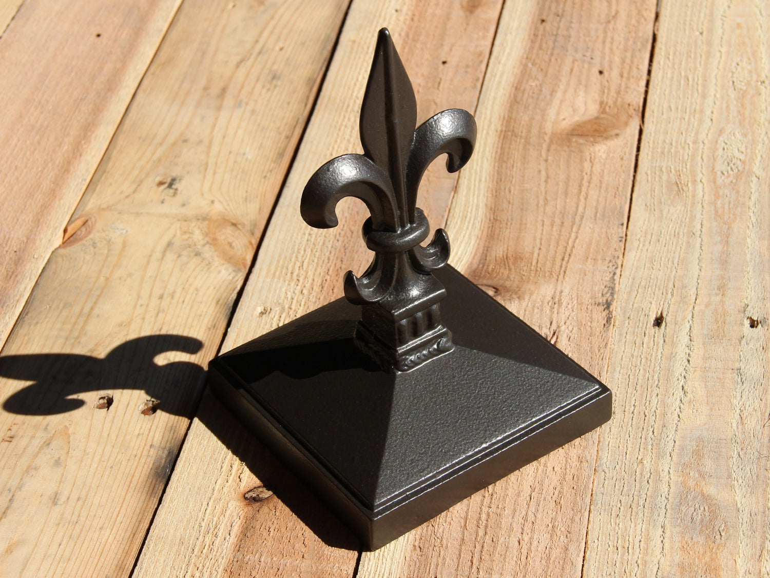 Madison Iron and wood – Metal Décor – Home Improvement – Home décor – Post Caps – Outdoor Décor