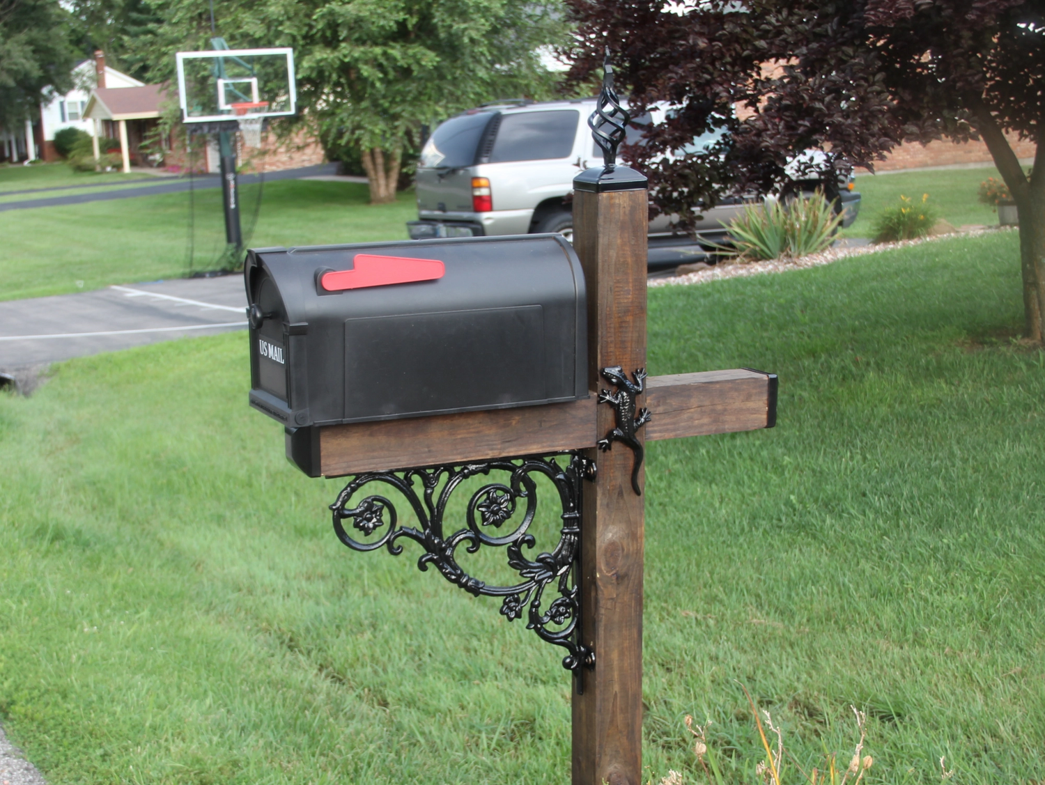 Madison Iron and wood – Metal Décor – Home Improvement – Home décor – Post Caps – Outdoor Décor