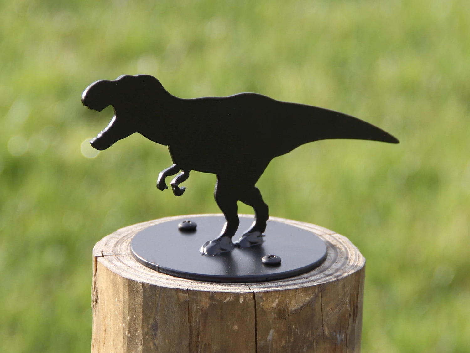 Madison Iron and wood – Metal Décor – Home Improvement – Home décor – Post Caps – Outdoor Décor