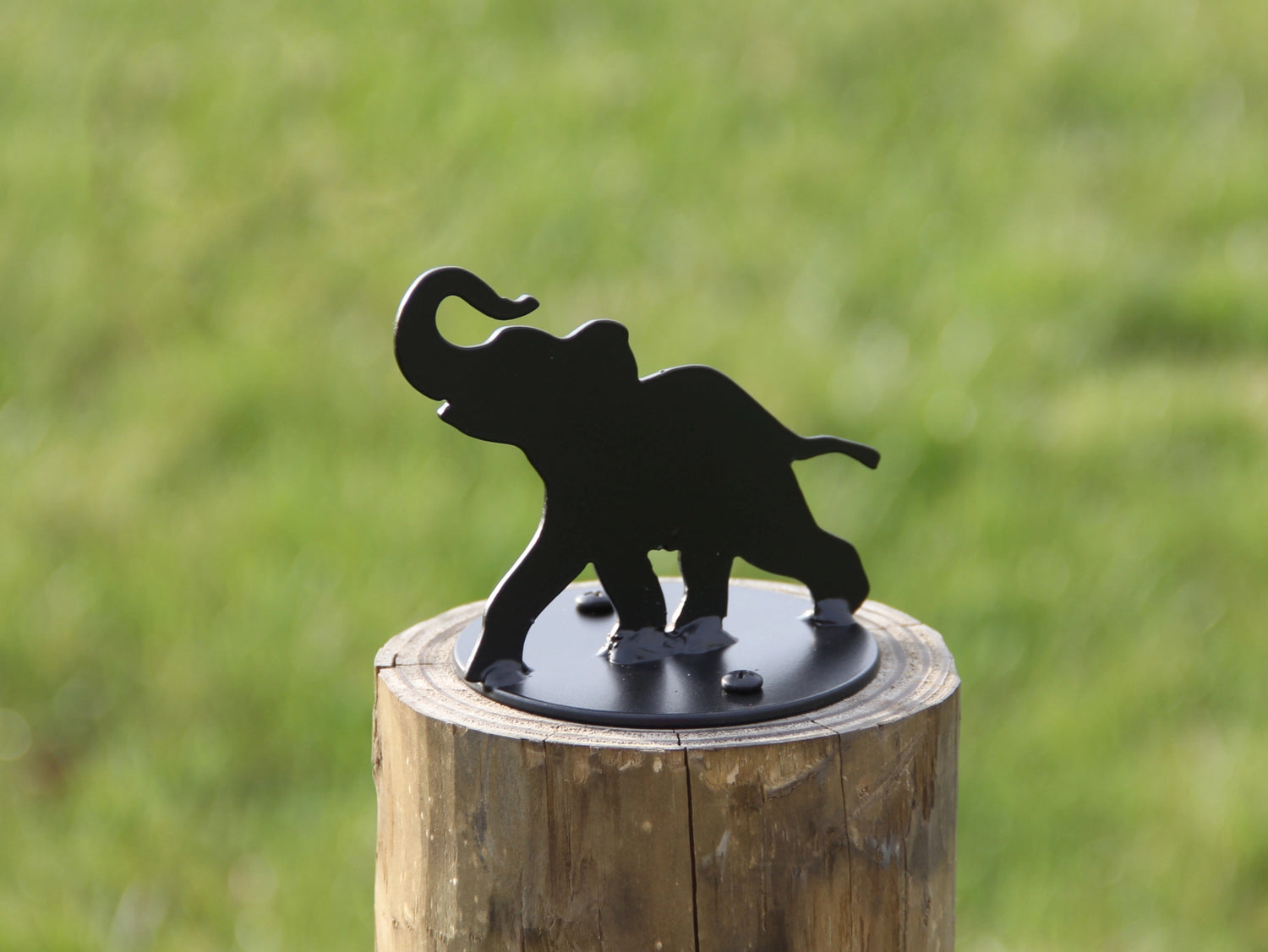 Madison Iron and wood – Metal Décor – Home Improvement – Home décor – Post Caps – Outdoor Décor