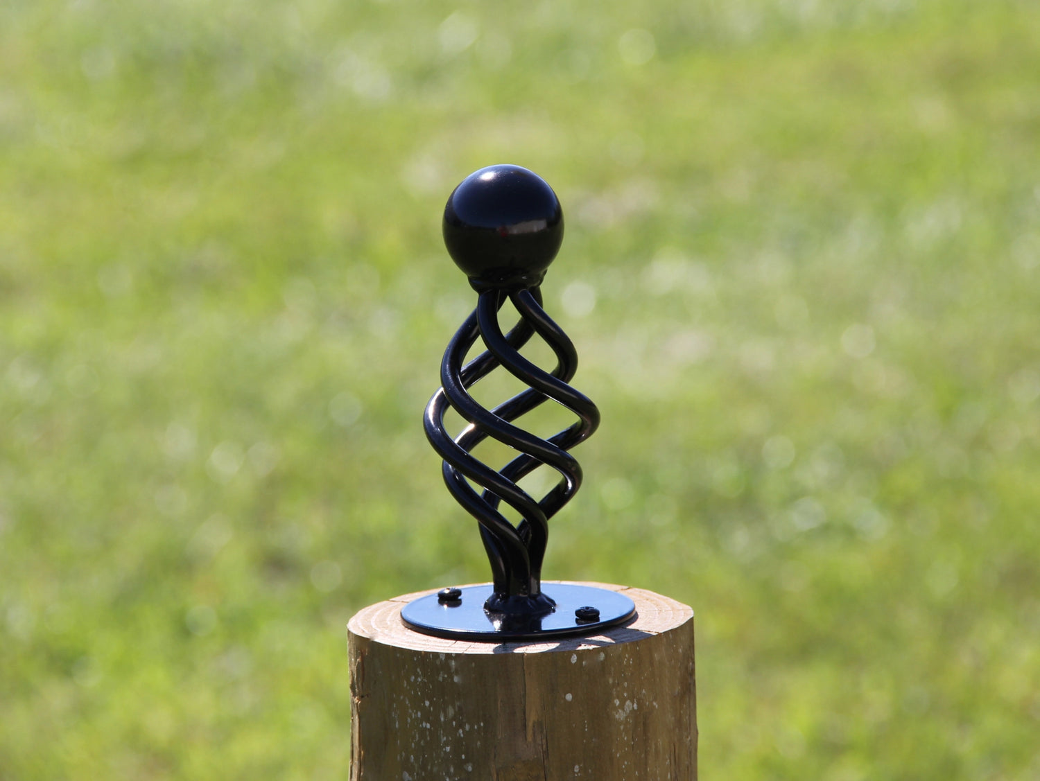 Madison Iron and wood – Metal Décor – Home Improvement – Home décor – Post Caps – Outdoor Décor