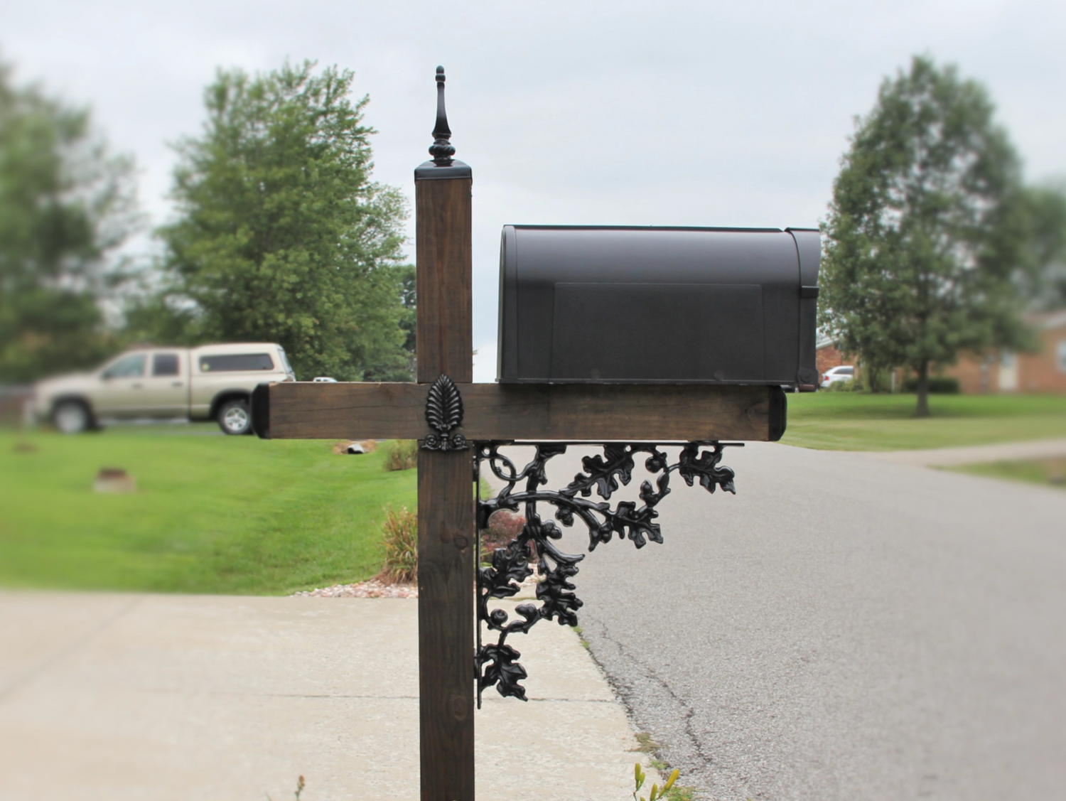 Madison Iron and wood – Metal Décor – Home Improvement – Home décor – Post Caps – Outdoor Décor