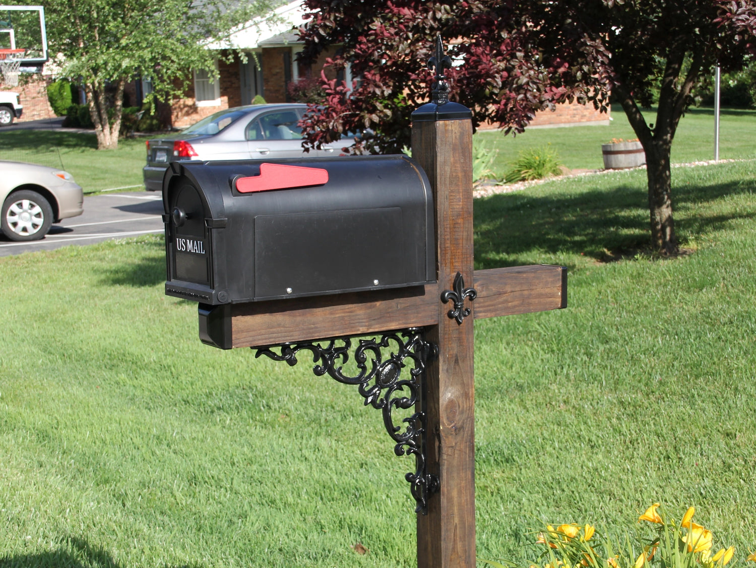 Madison Iron and wood – Metal Décor – Home Improvement – Home décor – Post Caps – Outdoor Décor