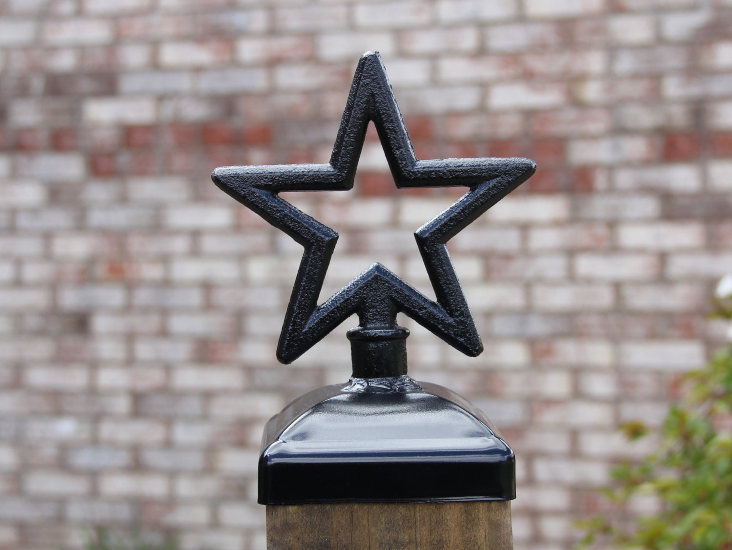 Madison Iron and wood – Metal Décor – Home Improvement – Home décor – Post Caps – Outdoor Décor