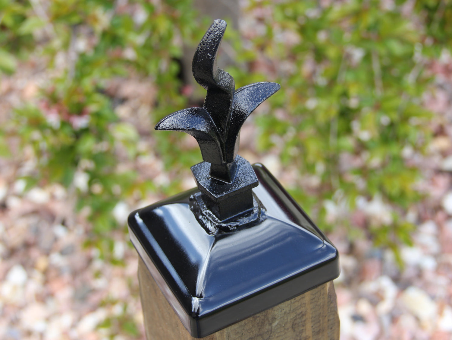 Madison Iron and wood – Metal Décor – Home Improvement – Home décor – Post Caps – Outdoor Décor
