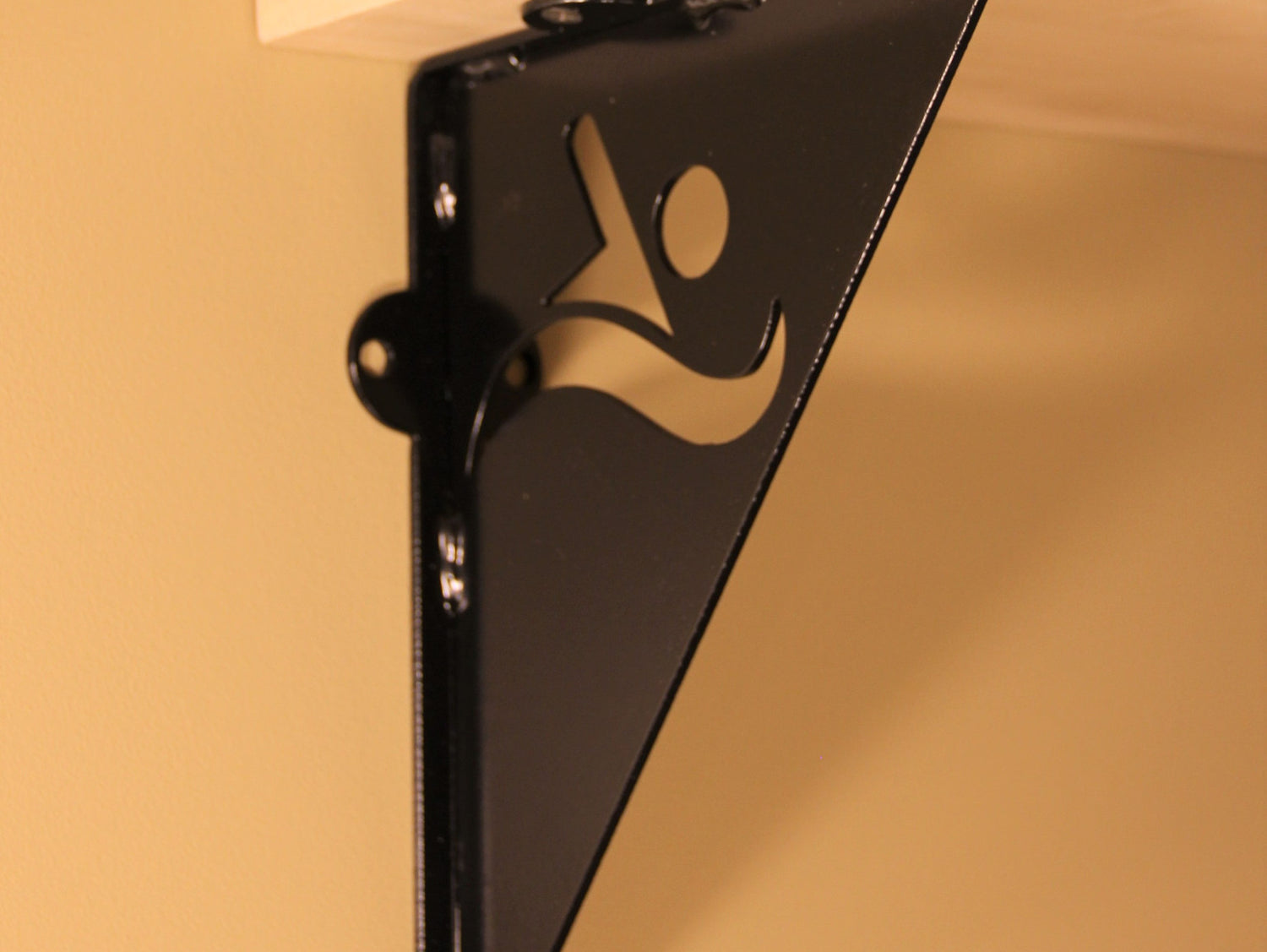 Madison Iron and wood – Metal Décor – Home Improvement – Home décor – Post Caps – Outdoor Décor