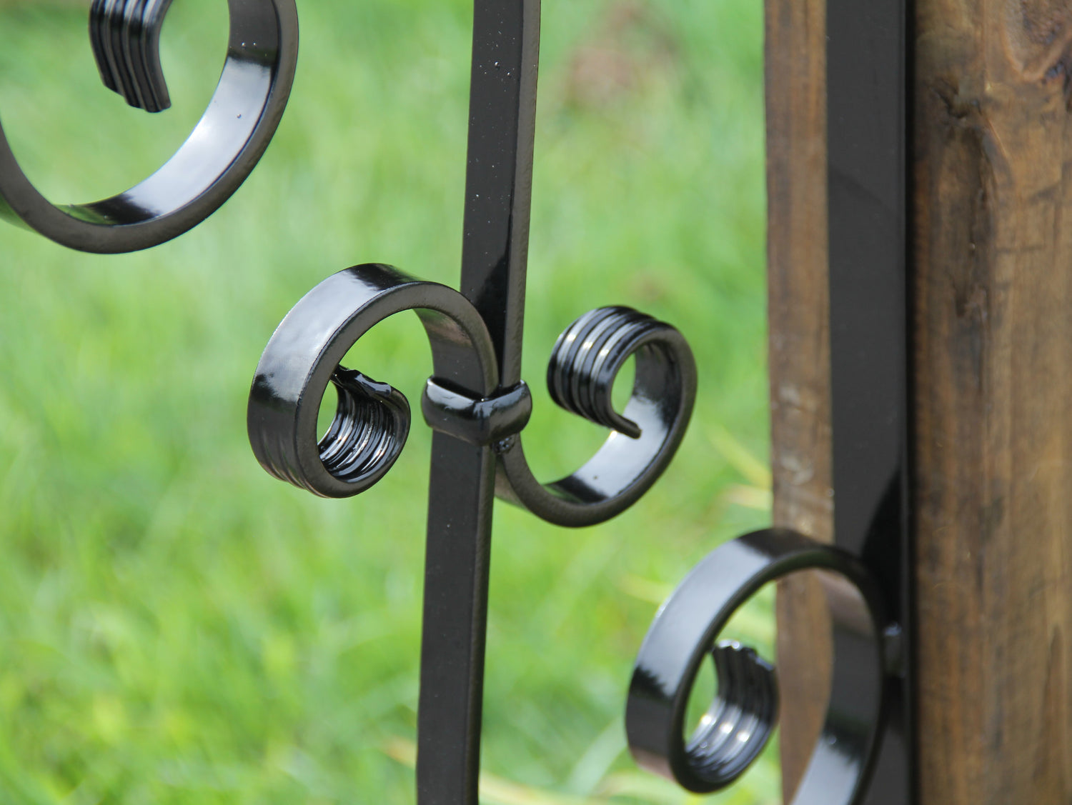 Madison Iron and wood – Metal Décor – Home Improvement – Home décor – Post Caps – Outdoor Décor