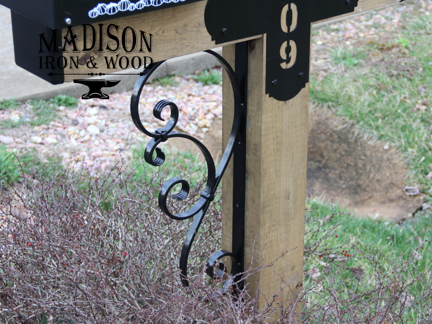 Madison Iron and wood – Metal Décor – Home Improvement – Home décor – Post Caps – Outdoor Décor