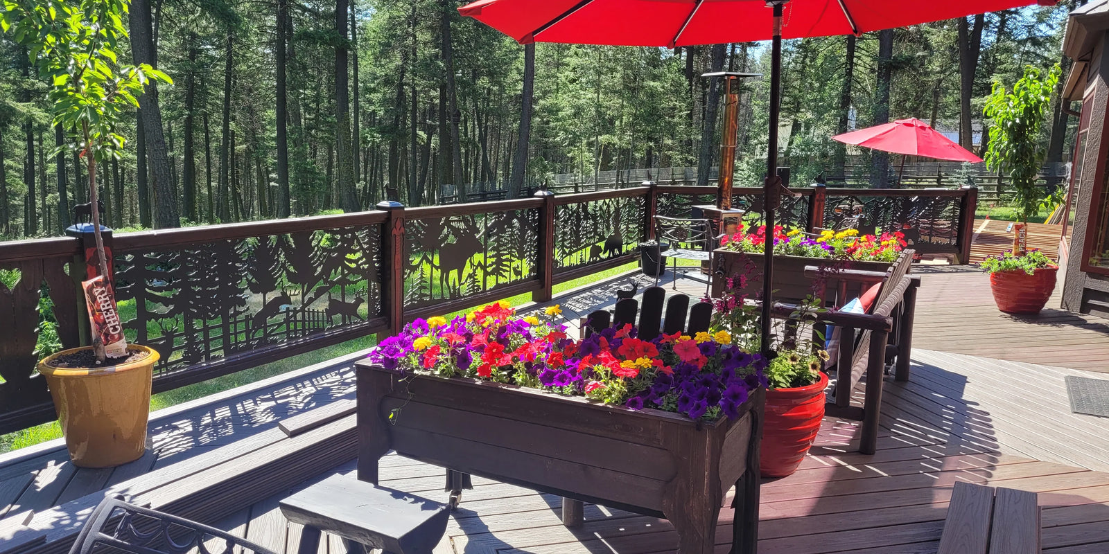 Decorative Fence Panels: What Separates Madison Iron and Wood